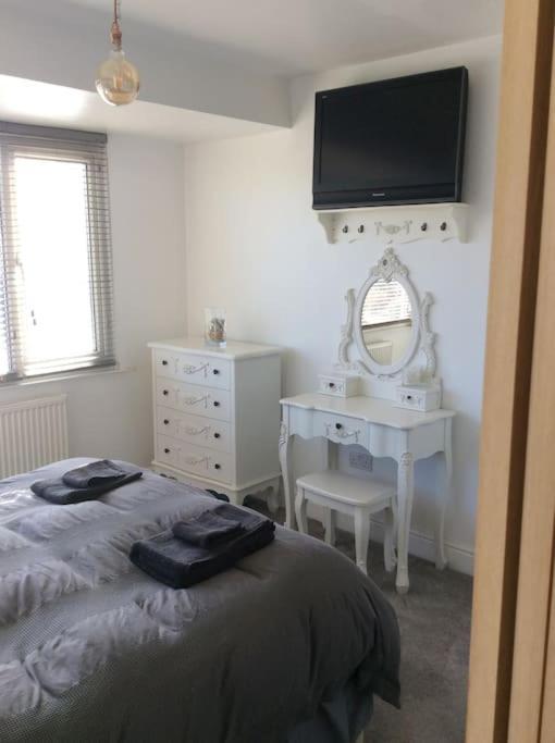Lovely Semi-Beach 2X Pubs -5 Min Walk-Pets Welcome-Parking-Garden Scalby  Экстерьер фото